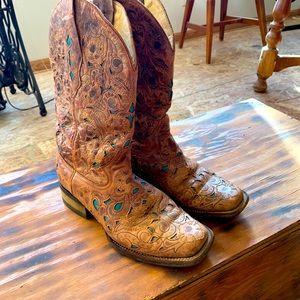 Corral boots